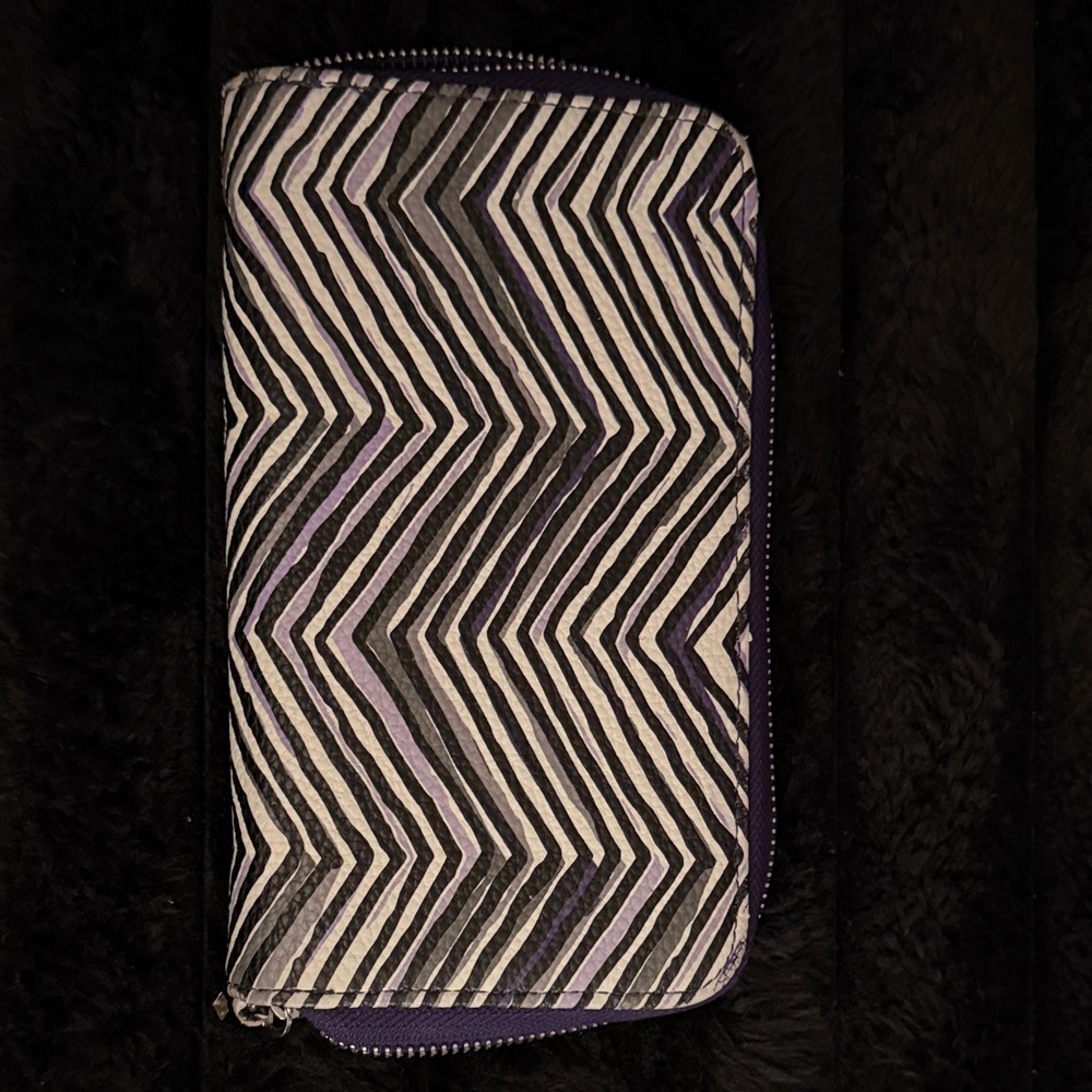 Thirty-One Purple and White Zigzag Wallet